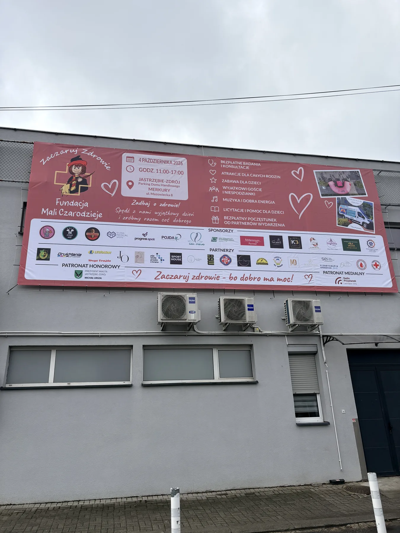 Wydrukowana plansza reklamowa — realizacja DrukManii